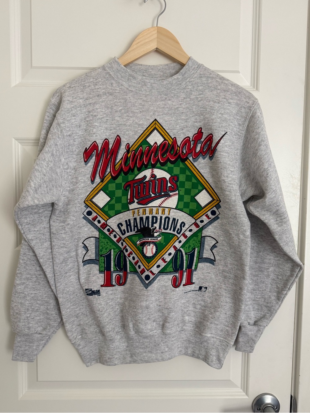 VTG Minnesota Twins Salem Sportswear Sweatshirt Small Gray 1991 World Series MLB